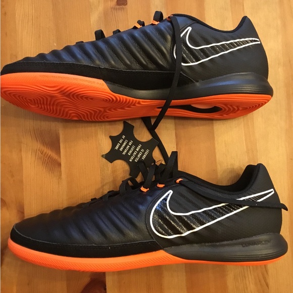 new men's size 9.5 Nike tiempo x Lunar Legend 7 Pro IC/indoor court - AH7246 080 - Picture 8 of 9